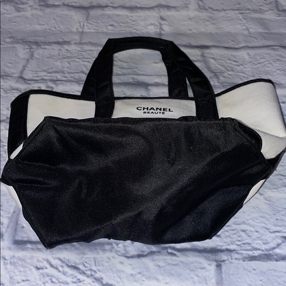 Chanel Bundle of 2 Travel Cosmetic Accessory Cases - Picture 6 of 15